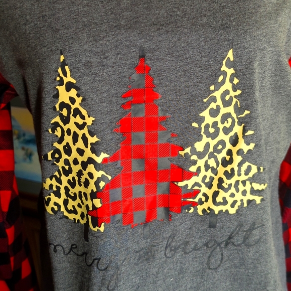 NWOT Women's Christmas Tree Plaid Tee Shirt L - Picture 2 of 7